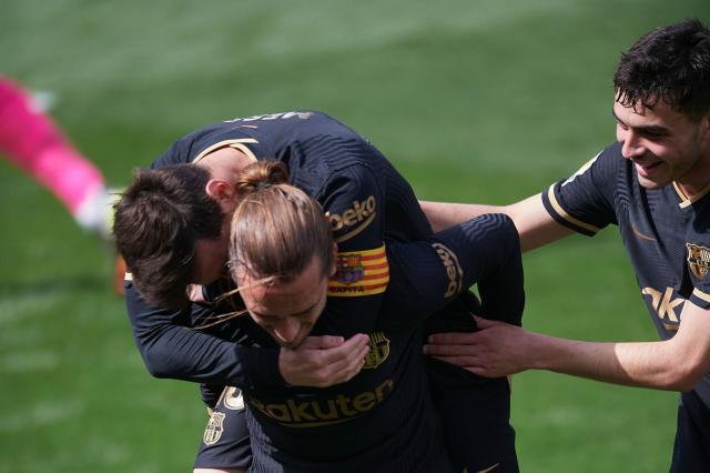 体育在线直播-【西甲】格列兹曼梅开阿森霍神扑 巴萨2比1客胜潜艇